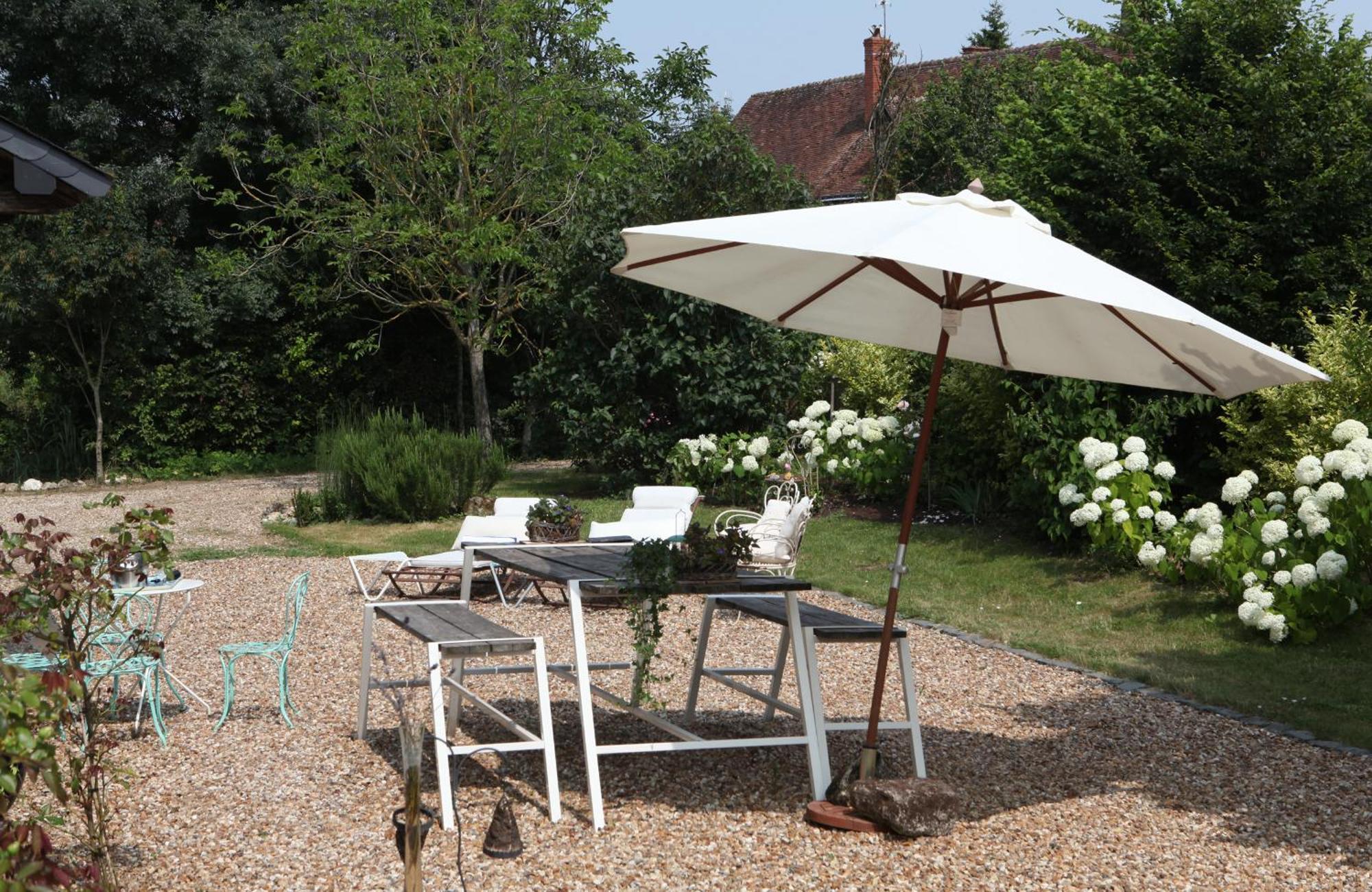 Une Maison, Un Jardin Berthenay 外观 照片